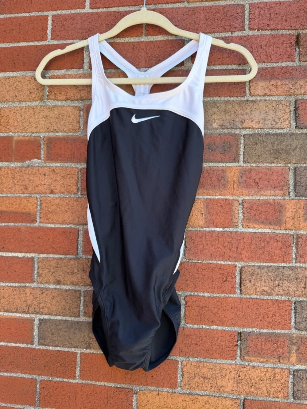 Nike One Piece Swimsuit Size 32 Womens 6 Black White Racerback Athletic Swim